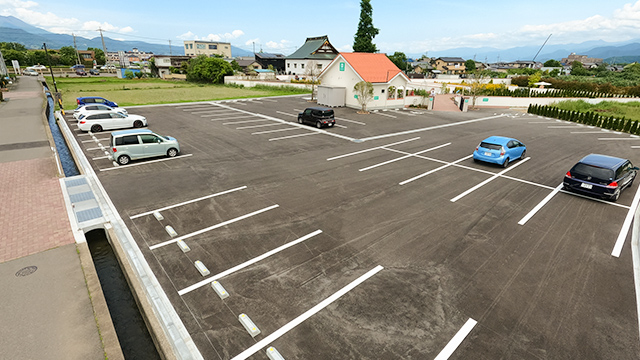 大駐車場（50台収容）